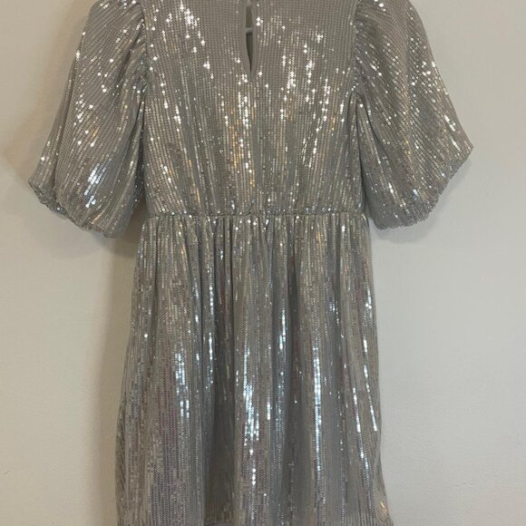 H&M Girls Silver Sequin Party Dress – Size 9/10 – Sparkly Holiday/Party Dress - Picture 2 of 5